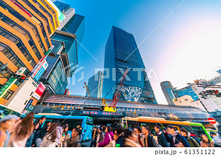 日本の東京都市景観 東京メトロ銀座線渋谷駅の新駅舎などを望む 日本の東京都市景観 東京メトロ銀座線渋谷駅の新駅舎などを望む 61351122