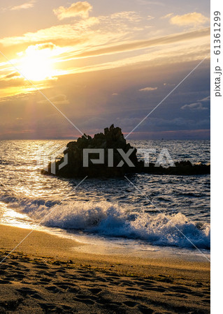 水晶浜の夕暮れ 61361299