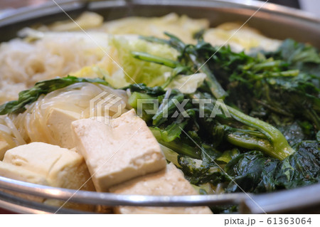 家庭的な野菜多めの鍋料理 家庭的な野菜多めの鍋料理 61363064