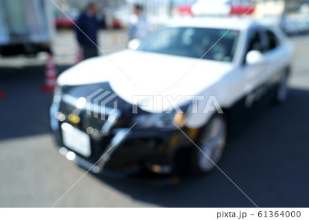 警察車両 ぼかしイメージ 61364000
