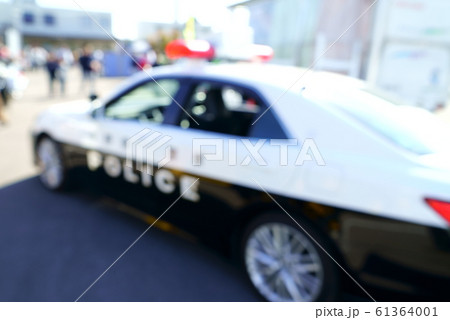 警察車両 ぼかしイメージ 61364001