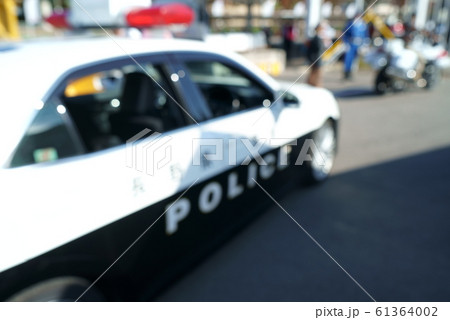 警察車両 ぼかしイメージ 61364002