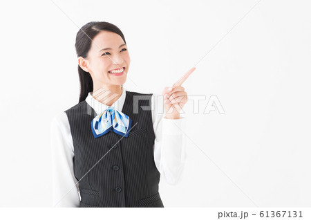 制服を着た女性(白背景) 制服を着た女性(白背景) 61367131