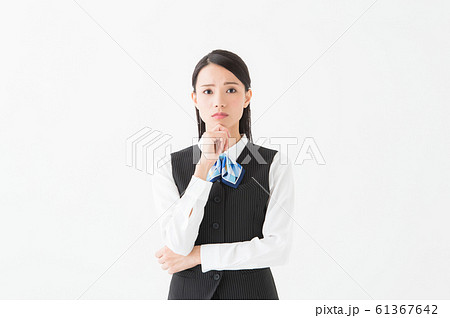 制服を着た女性（白背景） 61367642