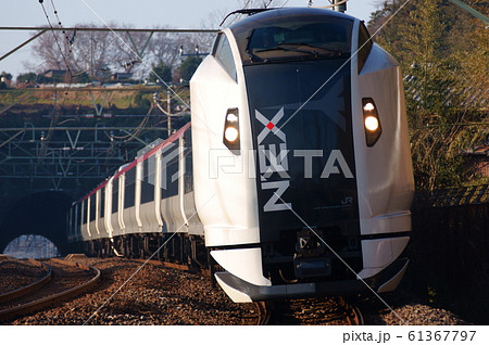 モノサクのトンネルから顔を出す成田エクスプレス モノサクのトンネルから顔を出す成田エクスプレス 61367797