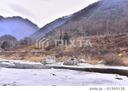 冬の風景 雪景色 目 61369138
