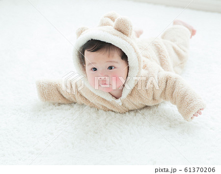 6ヶ月のかわいい赤ちゃんの写真素材