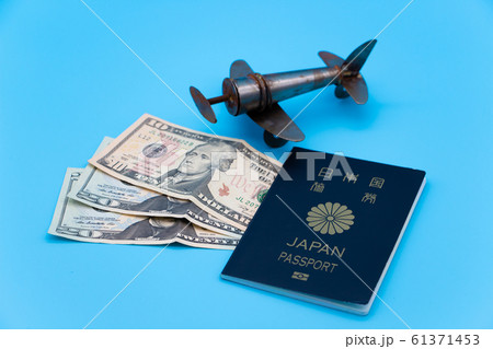 旅行 海外旅行 飛行機を使った長期旅行イメージ 旅行 海外旅行 飛行機を使った長期旅行イメージ 61371453