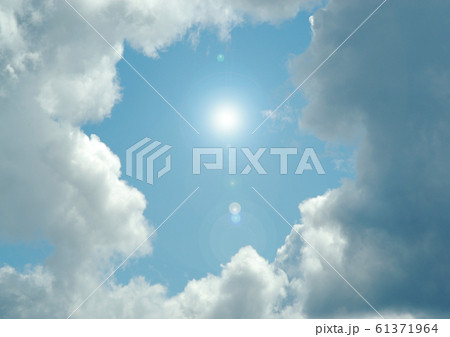Cloudy sky background 61371964