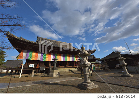 鶴林寺　国宝の本堂 61375014