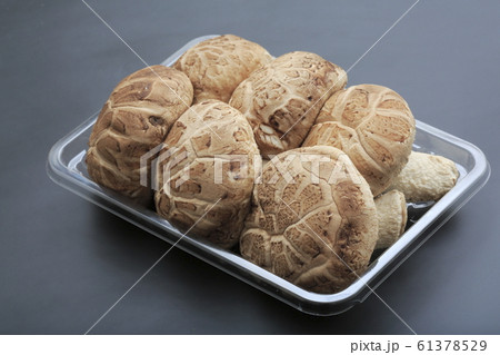 長野県産　一番採り　生どんこ 61378529