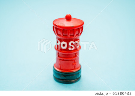 郵便ポスト　手紙のイメージ 61380432