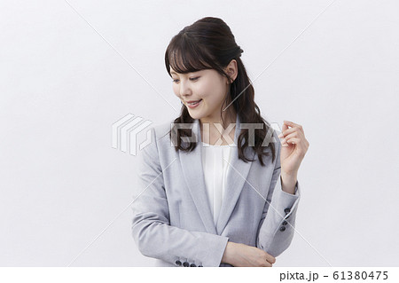 ビジネスウーマン ポートレート 表情 ビジネスウーマン ポートレート 表情 61380475