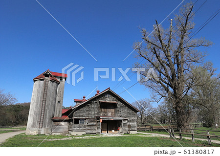 岩手　雫石　小岩井農場　上丸牛舎群　 61380817