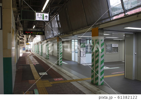 高架化が進む新潟駅（2019年10月） 61382122