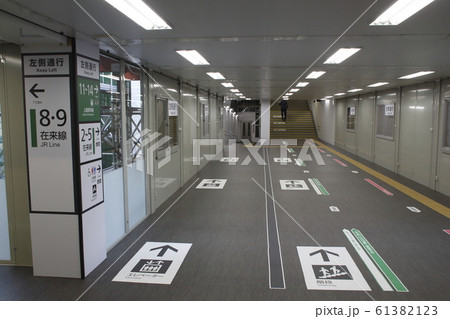 高架化が進む新潟駅（2019年10月） 61382123