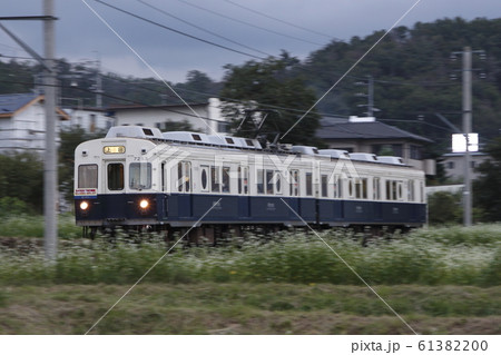 引退間際の上田電鉄別所線7200系電車（まるまどりーむ号） 61382200