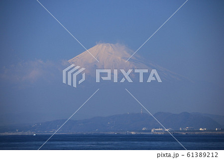 江ノ島の冬 青の世界 相模湾と富士山 江ノ島の冬 青の世界 相模湾と富士山 61389212