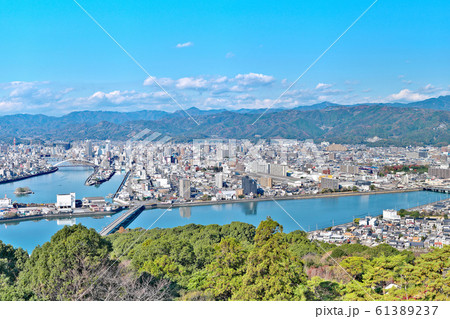 【五台山展望台から高知市内】 (高解像度版) 高知県高知市吸江 61389237