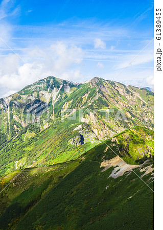 秋の五竜岳登山 （白岳から大黒岳・唐松岳を望む） 61389455
