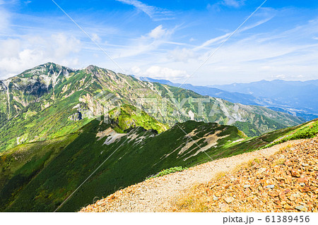秋の五竜岳登山 (白岳から大黒岳・唐松岳を望む) 秋の五竜岳登山 (白岳から大黒岳・唐松岳を望む) 61389456