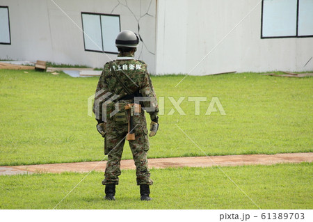 陸上自衛官 61389703