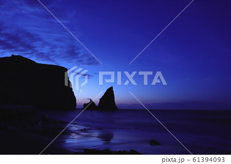 御宿町大波月海岸の夜明け 61394093
