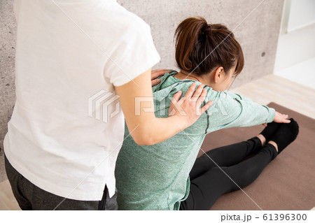パーソナルトレーナー パーソナルトレーナー 61396300