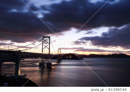 淡路島から見た大鳴門橋と夕景 淡路島から見た大鳴門橋と夕景 61396540