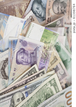 International currencies 61398764