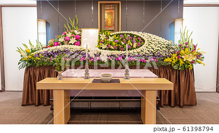 斎場・祭壇・お葬式・通夜・式場・告別式・葬儀・葬祭 ・家族葬・供花・花・生花 斎場・祭壇・お葬式・通夜・式場・告別式・葬儀・葬祭 ・家族葬・供花・花・生花 61398794