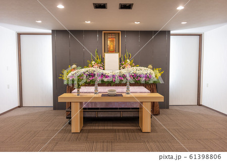 斎場・祭壇・お葬式・通夜・式場・告別式・葬儀・葬祭 ・家族葬・供花・花・生花 斎場・祭壇・お葬式・通夜・式場・告別式・葬儀・葬祭 ・家族葬・供花・花・生花 61398806