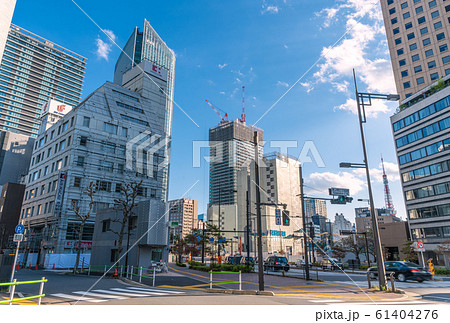 日本の東京都市景観 虎ノ門二丁目西から虎ノ門ヒルズや東京タワーなどを望む 日本の東京都市景観 虎ノ門二丁目西から虎ノ門ヒルズや東京タワーなどを望む 61404276