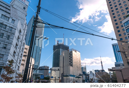 日本の東京都市景観 虎ノ門二丁目西から虎ノ門ヒルズや東京タワーなどを望む 日本の東京都市景観 虎ノ門二丁目西から虎ノ門ヒルズや東京タワーなどを望む 61404277