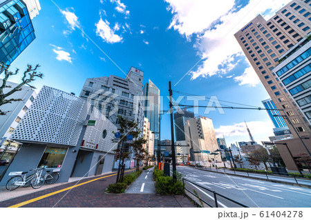 日本の東京都市景観 虎ノ門二丁目西から虎ノ門ヒルズや東京タワーなどを望む 日本の東京都市景観 虎ノ門二丁目西から虎ノ門ヒルズや東京タワーなどを望む 61404278