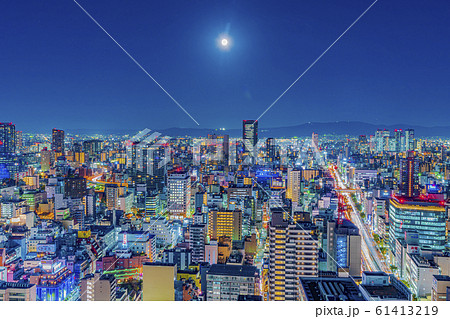 大阪　都市景観　夜景　東梅田方面　 61413219