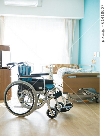 介護施設　入院　ベッド 61418607
