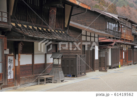 中山道 奈良井宿の町並み 中山道 奈良井宿の町並み 61419562