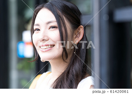 若い女性、ポートレート 61420061