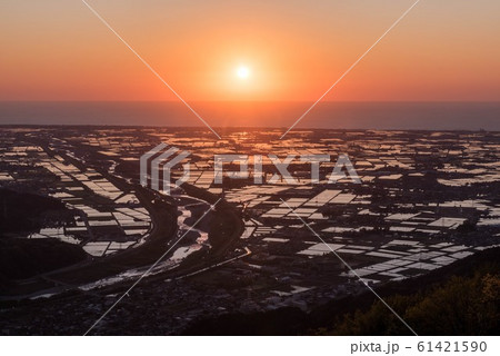 手取川の夕景 61421590