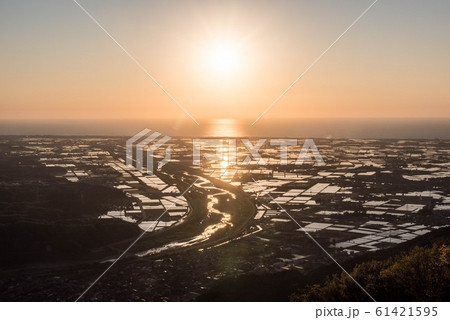 手取川の夕景 61421595