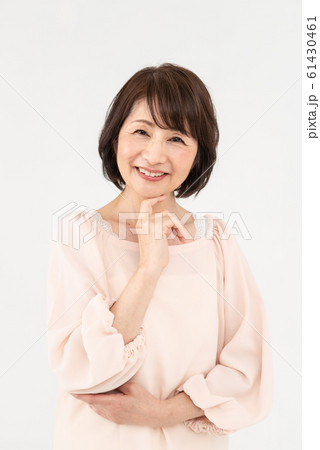 シニア女性 モデル 61430461