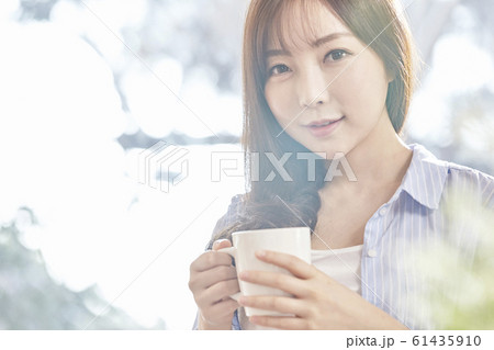 朝 女性 女 61435910