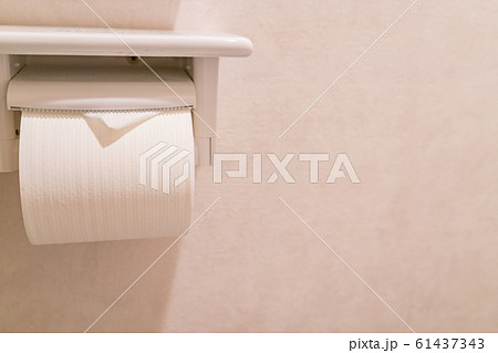 トイレットペーパー トイレットペーパー 61437343