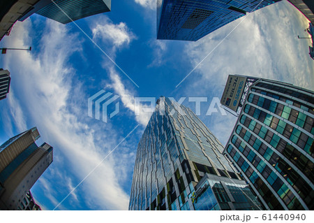 渋谷の高層ビルと空 61440940