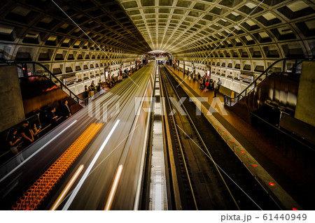 ワシントンDCの地下鉄 61440949