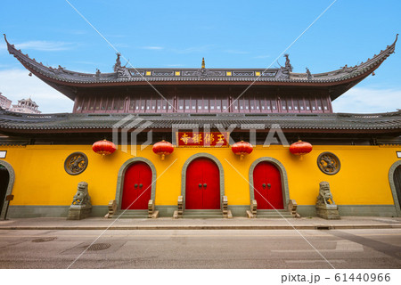 Jade Buddha Temple in shanghai, China. 61440966