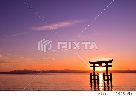 白髭神社からの朝日 61449695