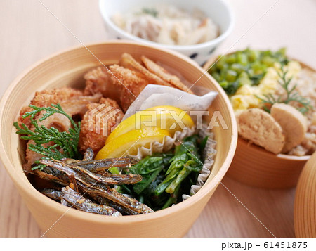 曲げわっぱのお弁当 61451875