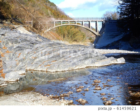 宮室の逆転層と万年橋　 61459621